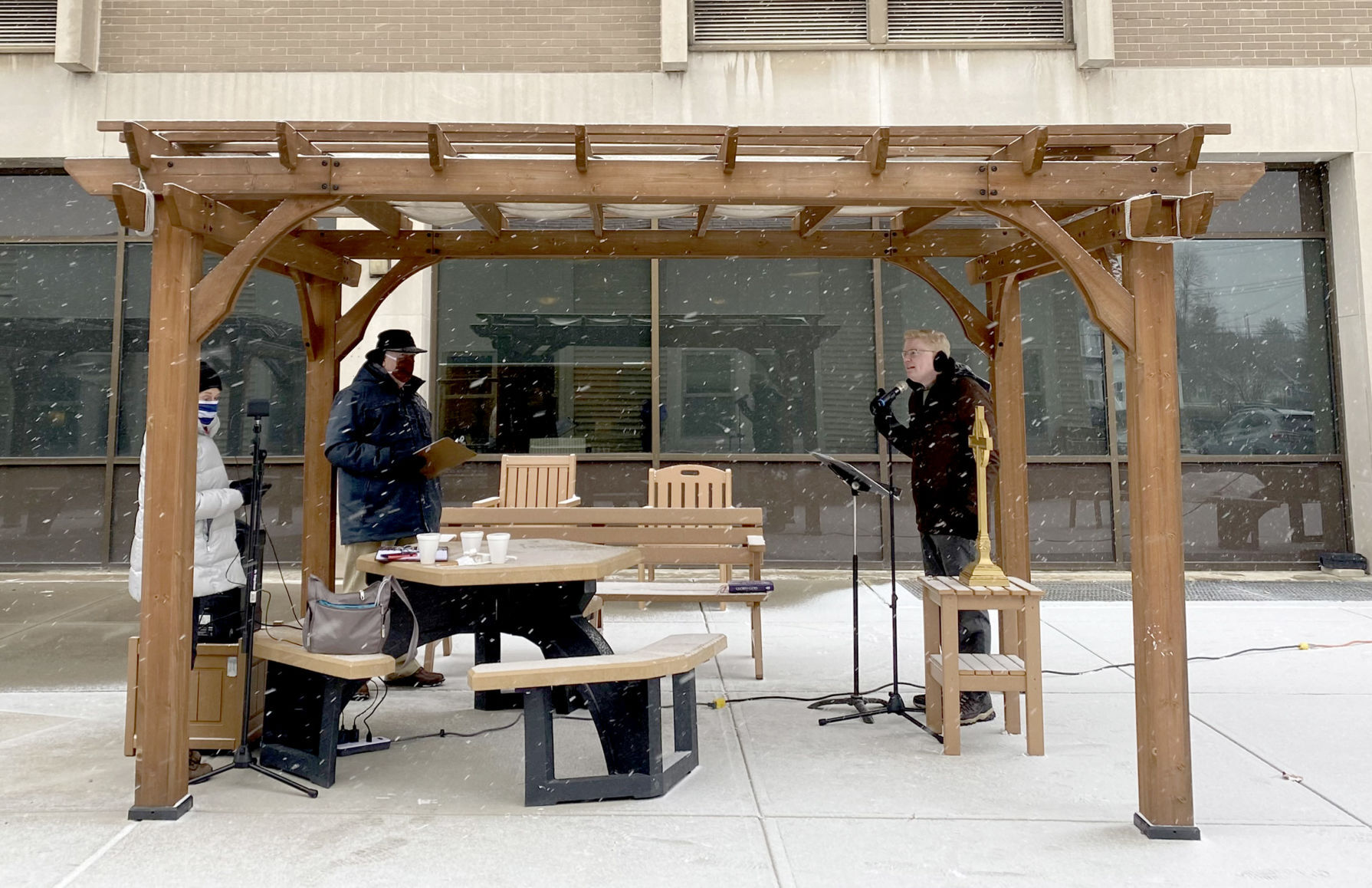 Outdoor Church Service 5.JPG